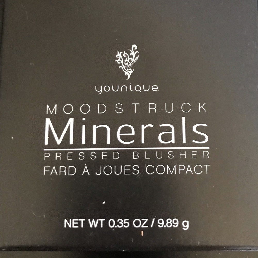 Younique presses blusher NEW